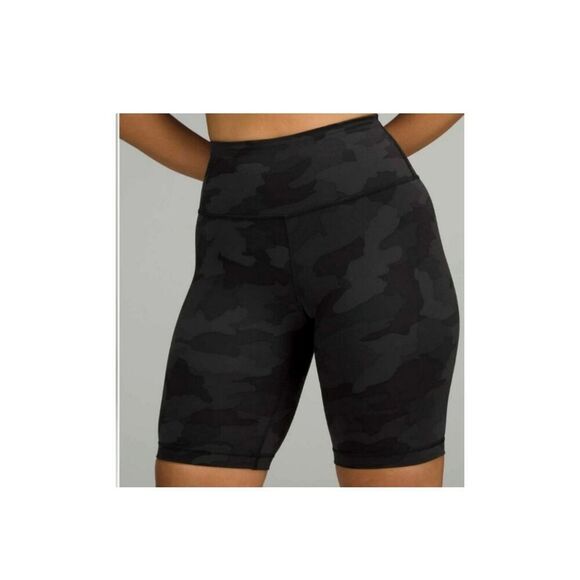 lululemon Pants - lululemon athletica Black Camo Bike Shorts size 4